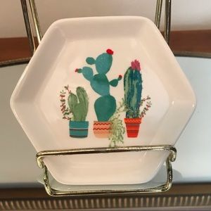 ✔️NWOT Small Catus Plate 🌵